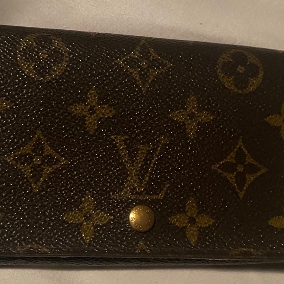 Louis Vuitton Wallet - Picture 1 of 7